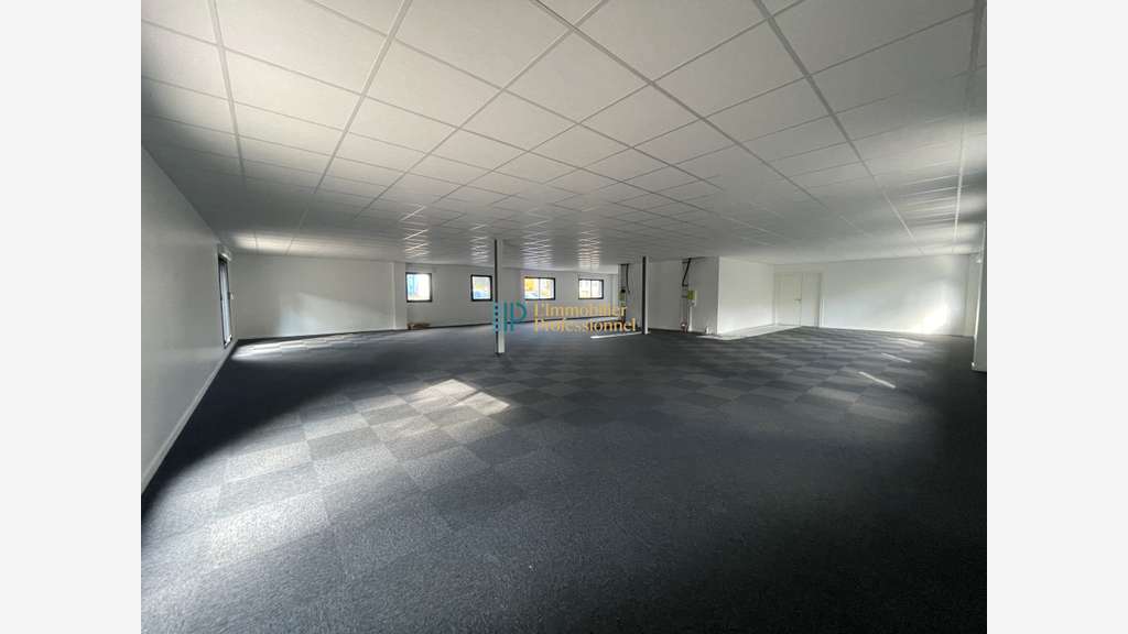 A louer bureaux 216m² divisibles à Larmor-Plage