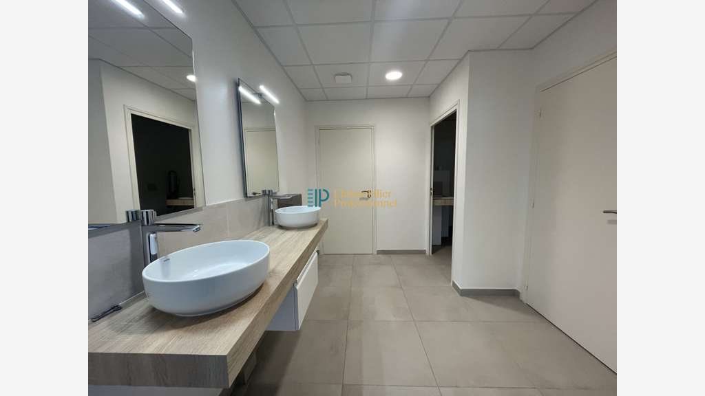 A louer bureaux 107m² avec terrasse à Larmor-Plage