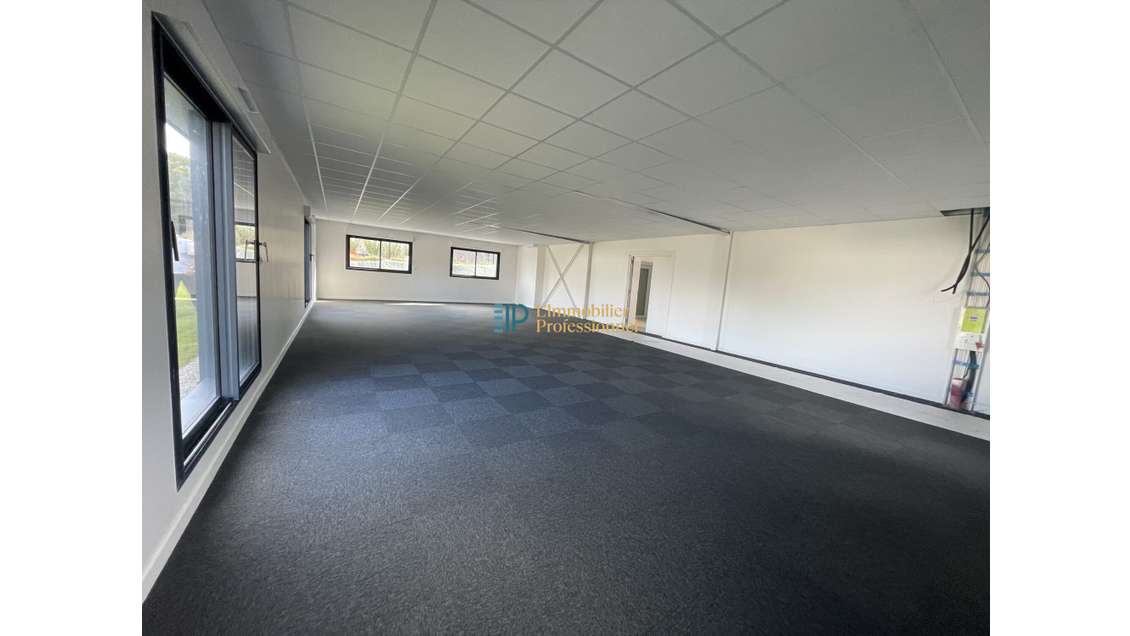 A louer bureaux 107m² avec terrasse à Larmor-Plage