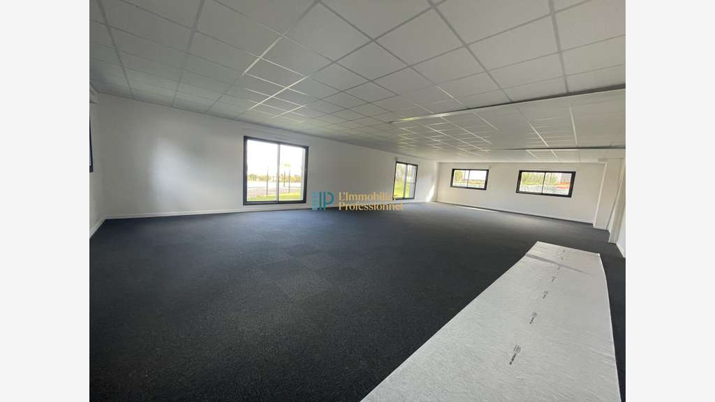 A louer bureaux 107m² avec terrasse à Larmor-Plage