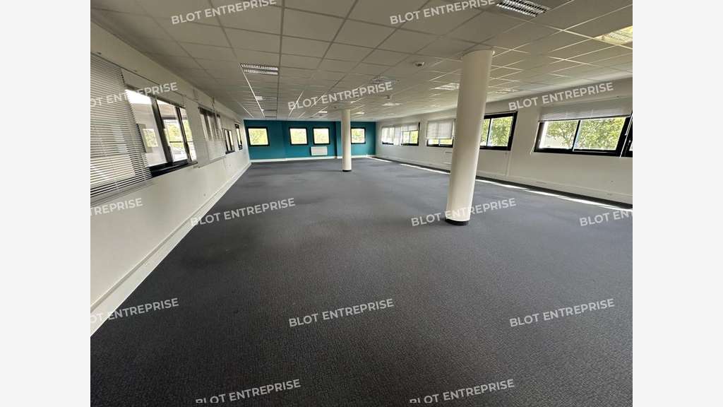 A louer bureaux 390m² à Larmor-Plage