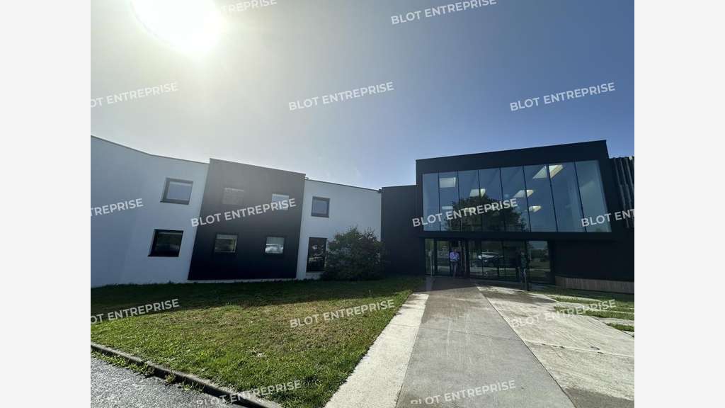 A louer bureaux 390m² à Larmor-Plage