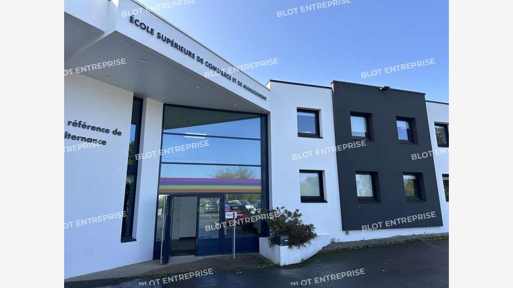 A louer bureaux 390m² à Larmor-Plage