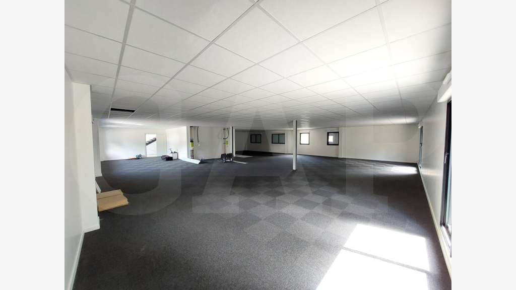 A louer bureaux neufs à Larmor-Plage