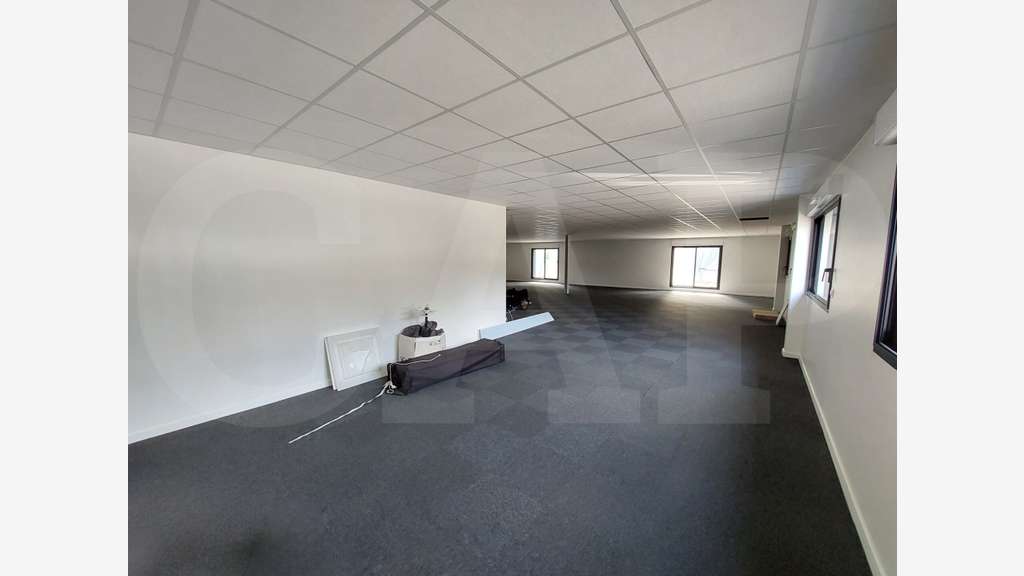 A louer bureaux neufs à Larmor-Plage