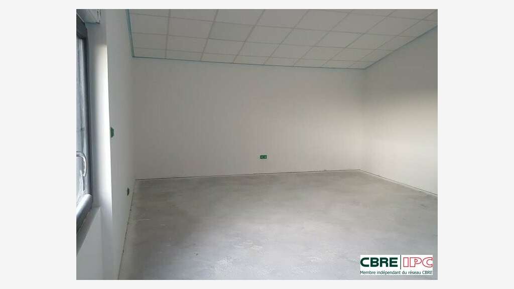 Location bureaux 120m² sur 2 niveaux à Larressore
