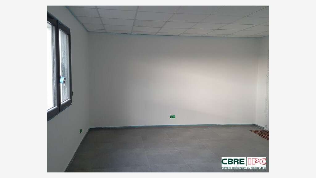 Location bureaux 120m² sur 2 niveaux à Larressore