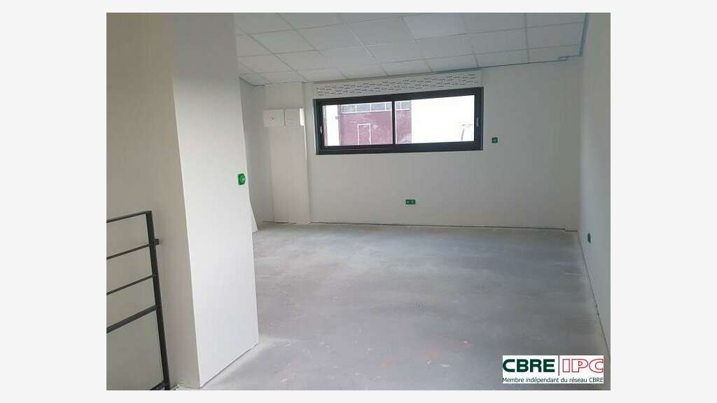 Location bureaux 120m² sur 2 niveaux à Larressore