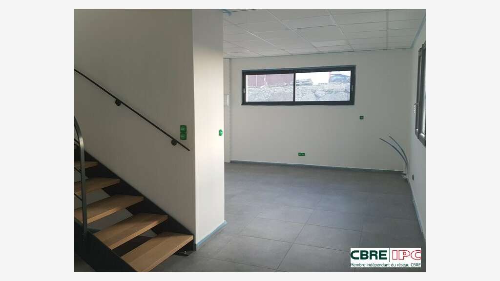 Location bureaux 120m² sur 2 niveaux à Larressore
