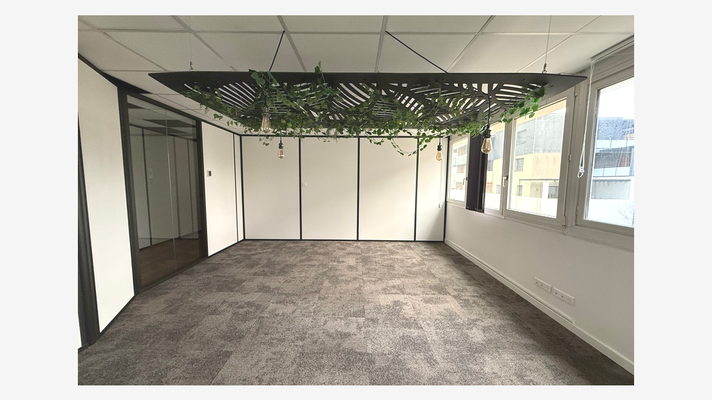 bureaux 320m² divisible à louer à Boirargues