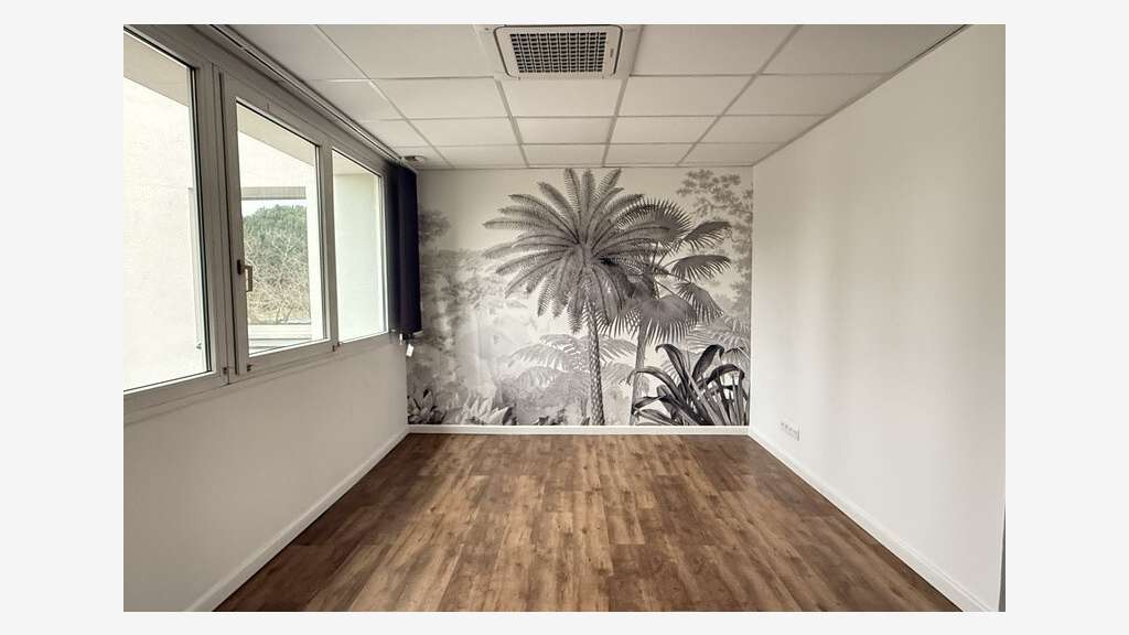 bureaux 320m² divisible à louer à Boirargues