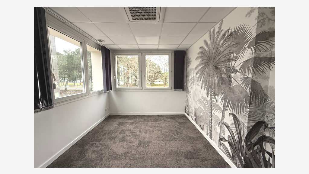 bureaux 320m² divisible à louer à Boirargues