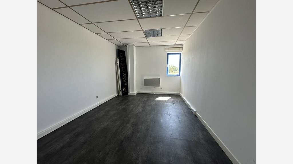 Bureaux 68m² R+1 à louer empl premium à Lattes 