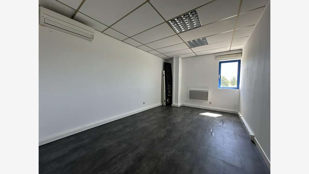 Bureaux 68m² R+1 à louer empl premium à Lattes 