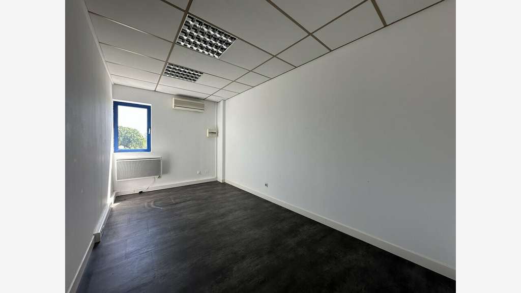 Bureaux 68m² R+1 à louer empl premium à Lattes 
