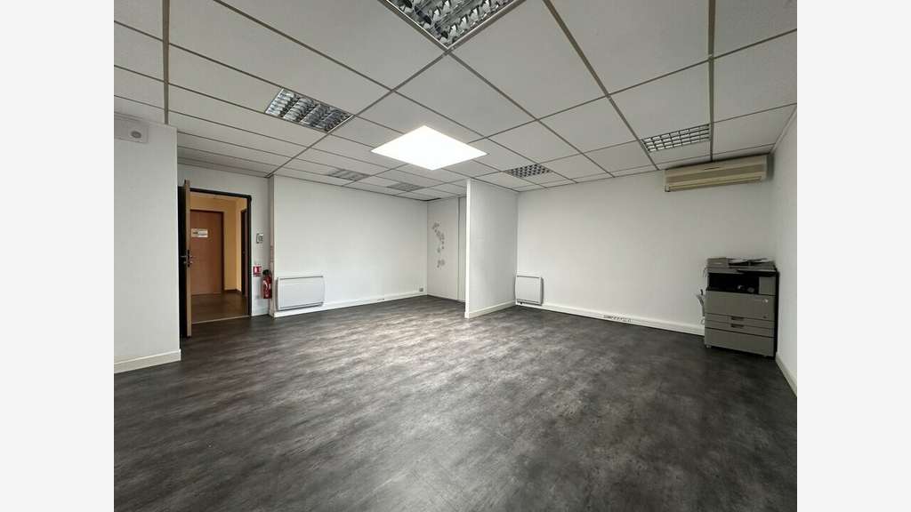 Bureaux 68m² R+1 à louer empl premium à Lattes 