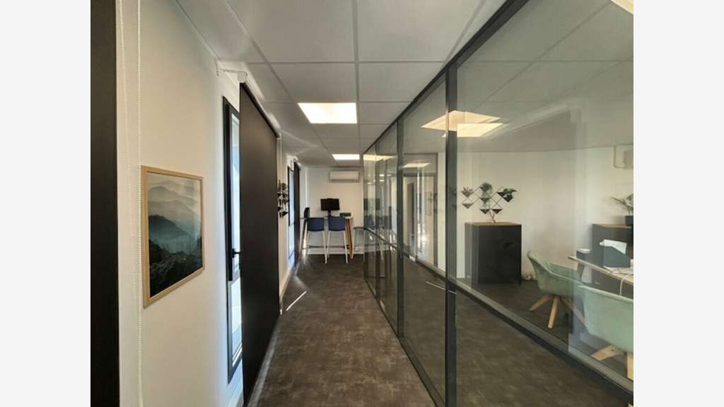 Bureaux 90m² R+1 avec parkings à louer à Lattes