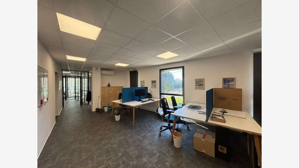 Bureaux 90m² R+1 avec parkings à louer à Lattes