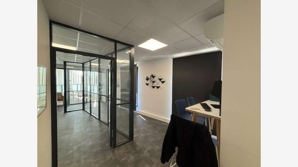 Bureaux 90m² R+1 avec parkings à louer à Lattes