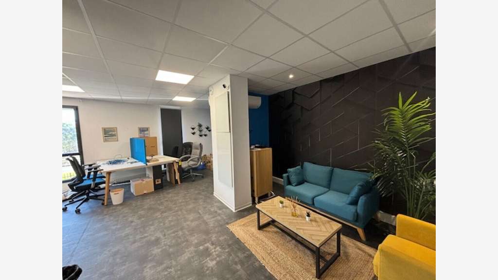 Bureaux 90m² R+1 avec parkings à louer à Lattes