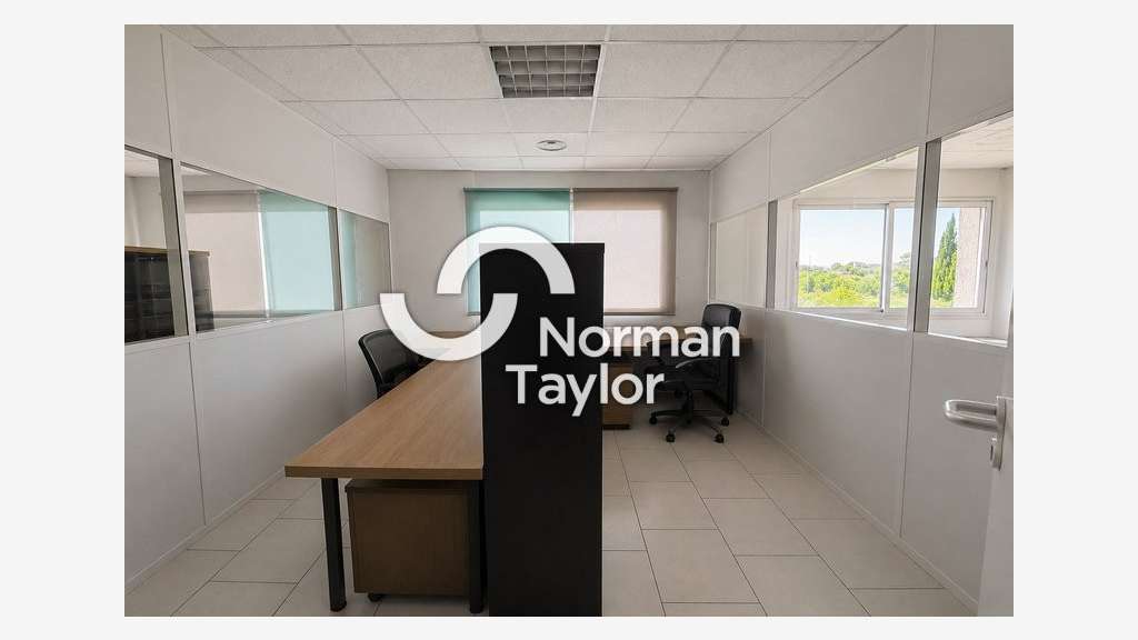 Bureaux de 90m² à louer au 1er étage à Lattes