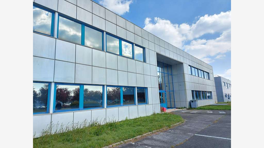 A louer bureaux divisibles jusqu'à 3 400m² à Laval