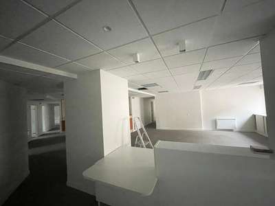 A louer plateau de bureaux 285m² prox gare à Laval
