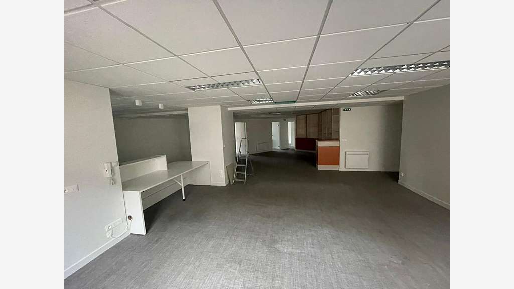 A louer plateau de bureaux 285m² prox gare à Laval