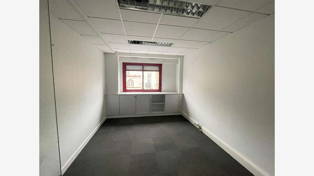 A louer plateau de bureaux 285m² prox gare à Laval