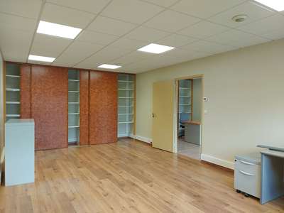 A louer ensemble de bureaux 125m² à Changé
