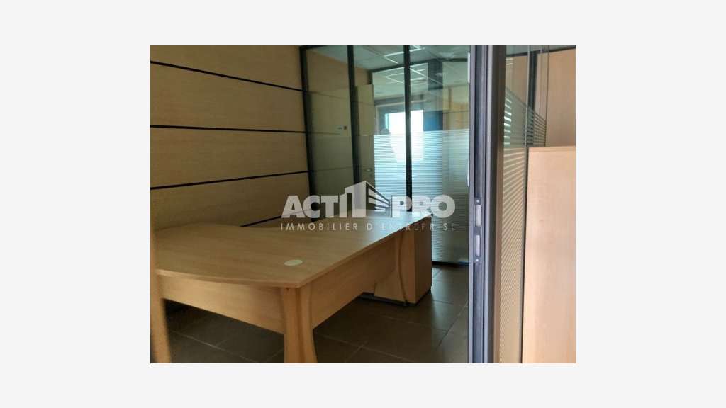 À louer bureaux de 76 m² au Boulou