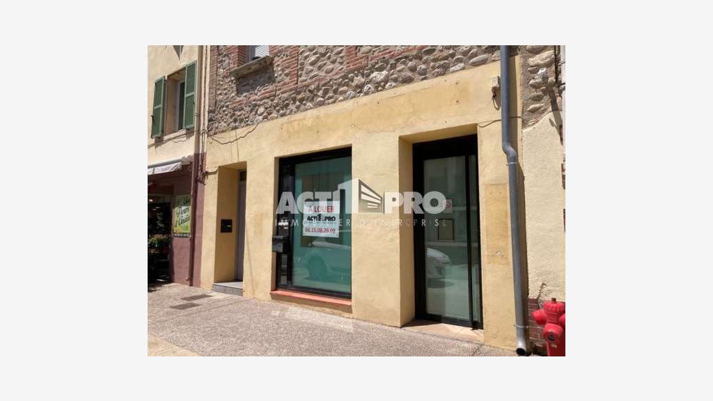 À louer bureaux de 76 m² au Boulou