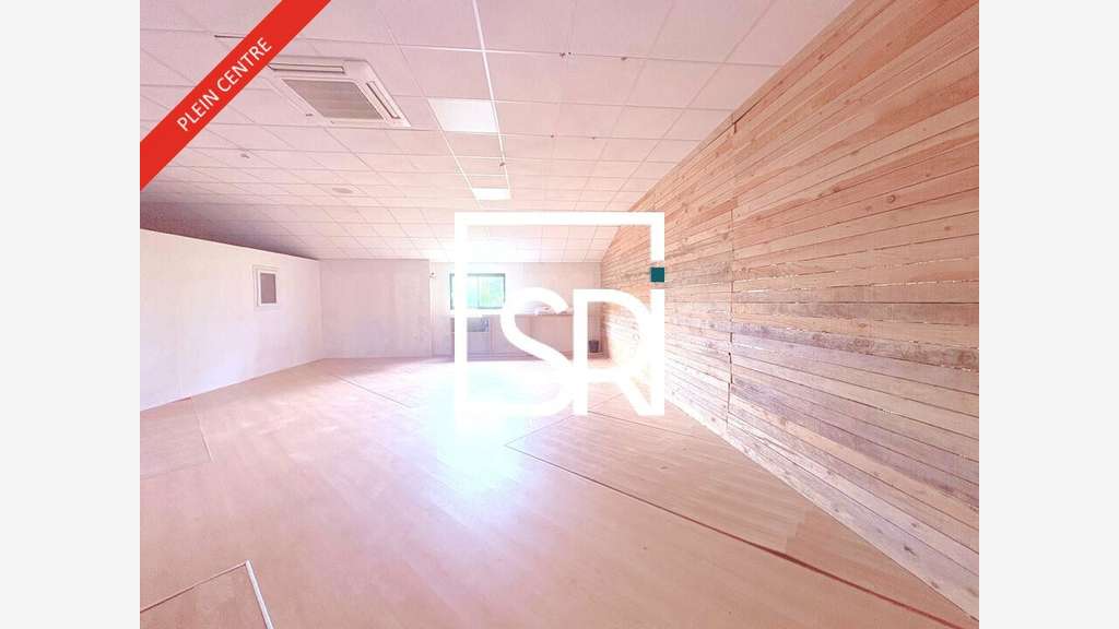 LE CENDRE - BUREAUX / LOCAL COMMERCIAL à louer