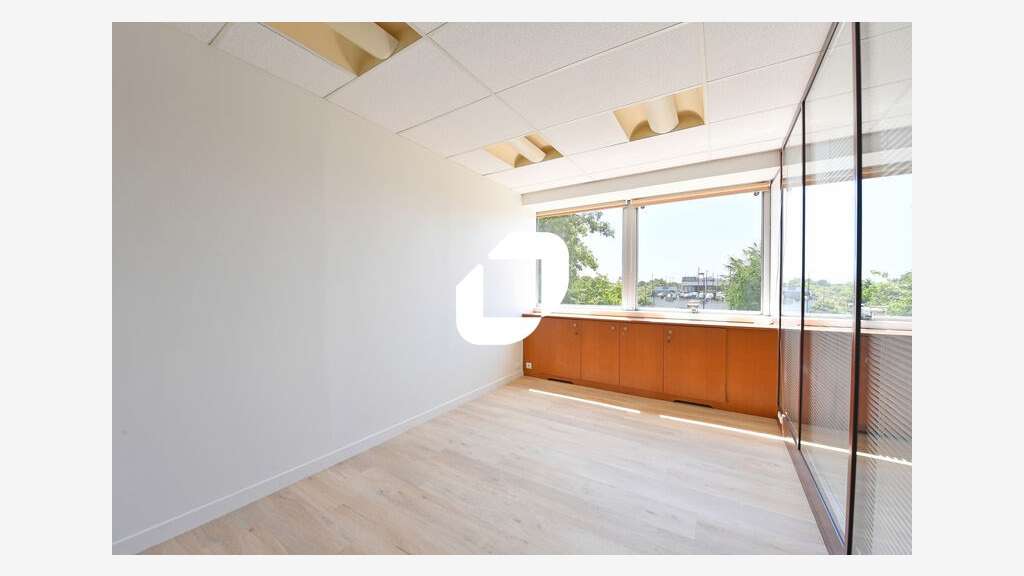 A louer Bureaux 128m² Le chesnay