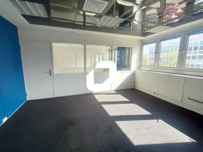 A louer Bureaux 129m² Le chesnay