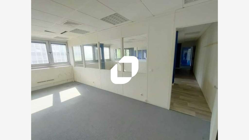 A louer Bureaux 129m² Le chesnay