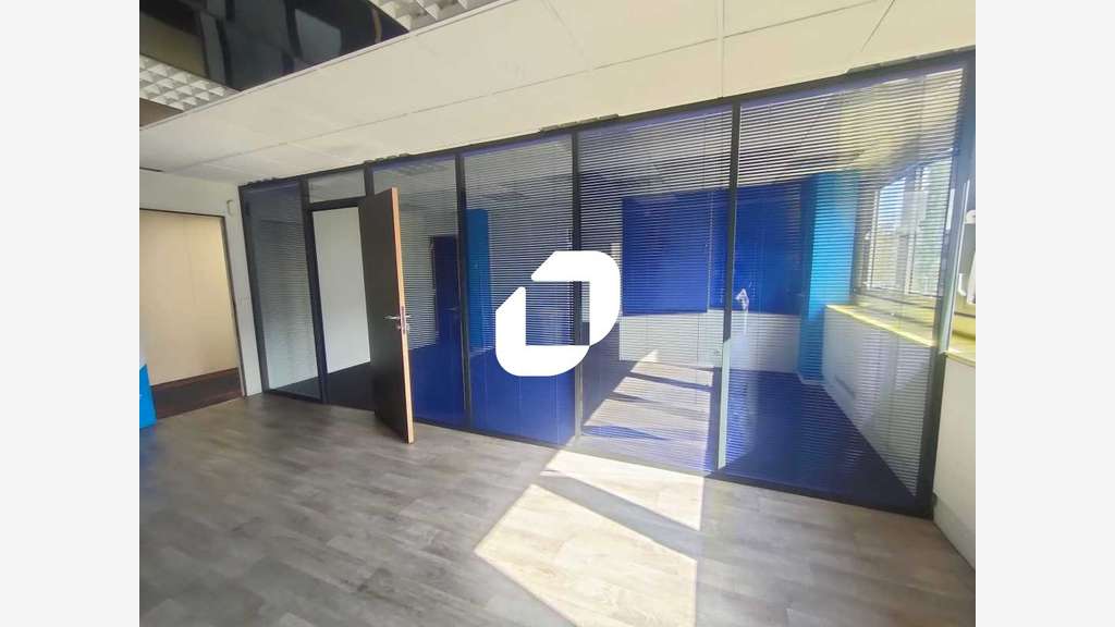 A louer Bureaux 129m² Le chesnay