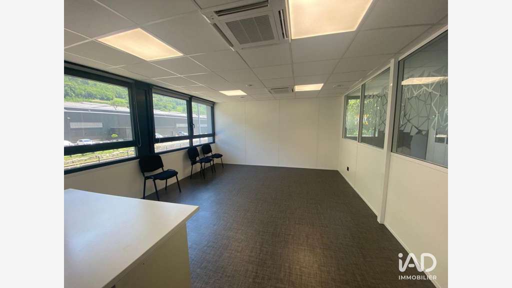 A louer bureaux modulables de 25m² au Cheylas