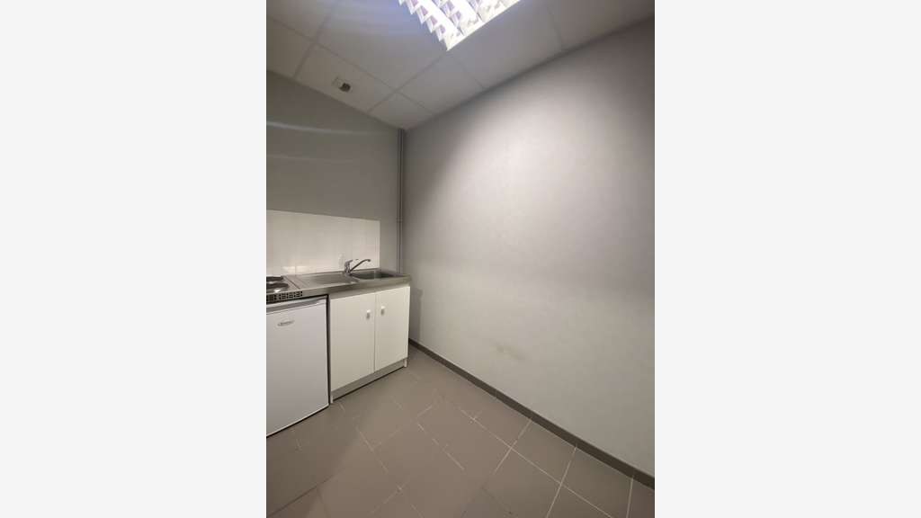 A louer bureaux lumineux de 73m² au Coudray