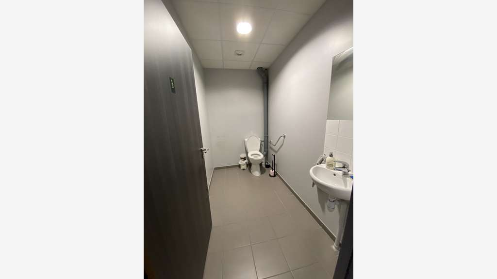 A louer bureaux lumineux de 73m² au Coudray