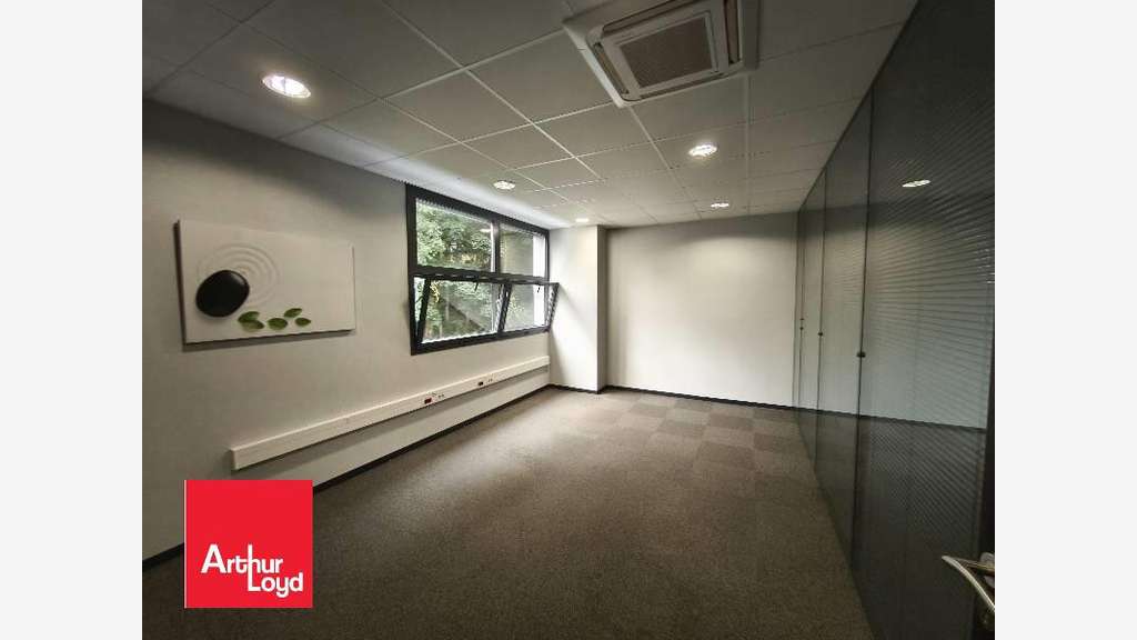 A louer local 73m² R+1 avec ascenseur sur Chartres