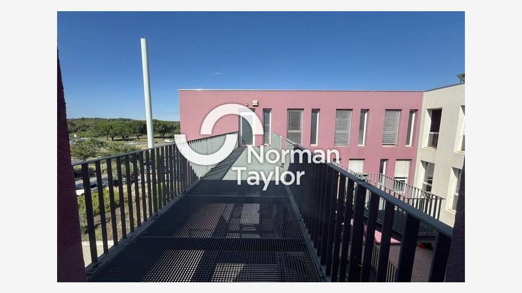 A louer bureaux 211m² au Crès Est de Montpellier