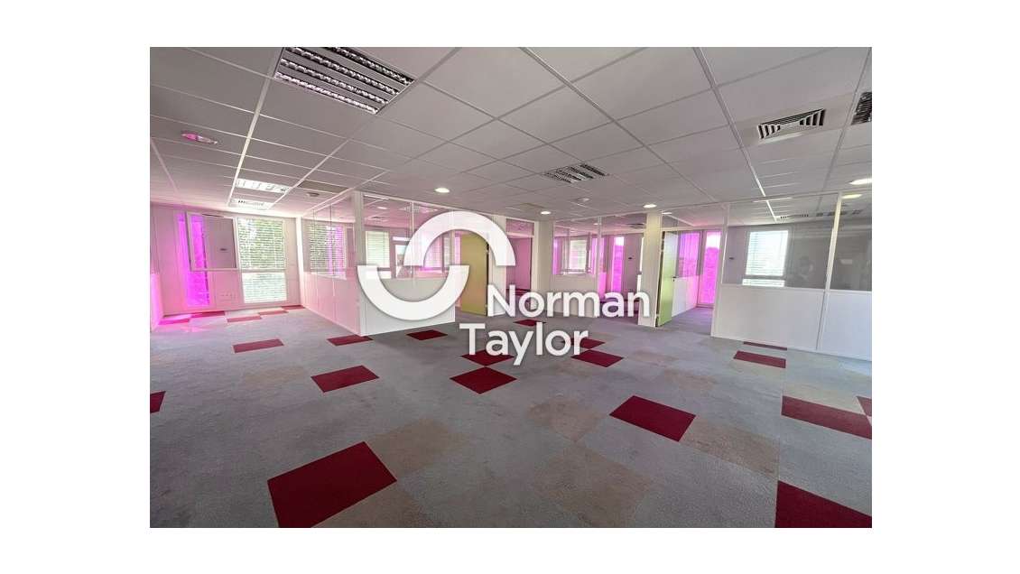 A louer bureaux 211m² au Crès Est de Montpellier