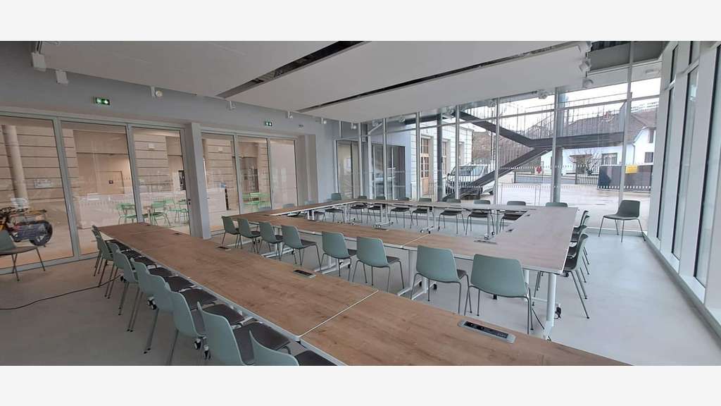 À louer bureaux en hôtel d'Entreprises au Creusot 