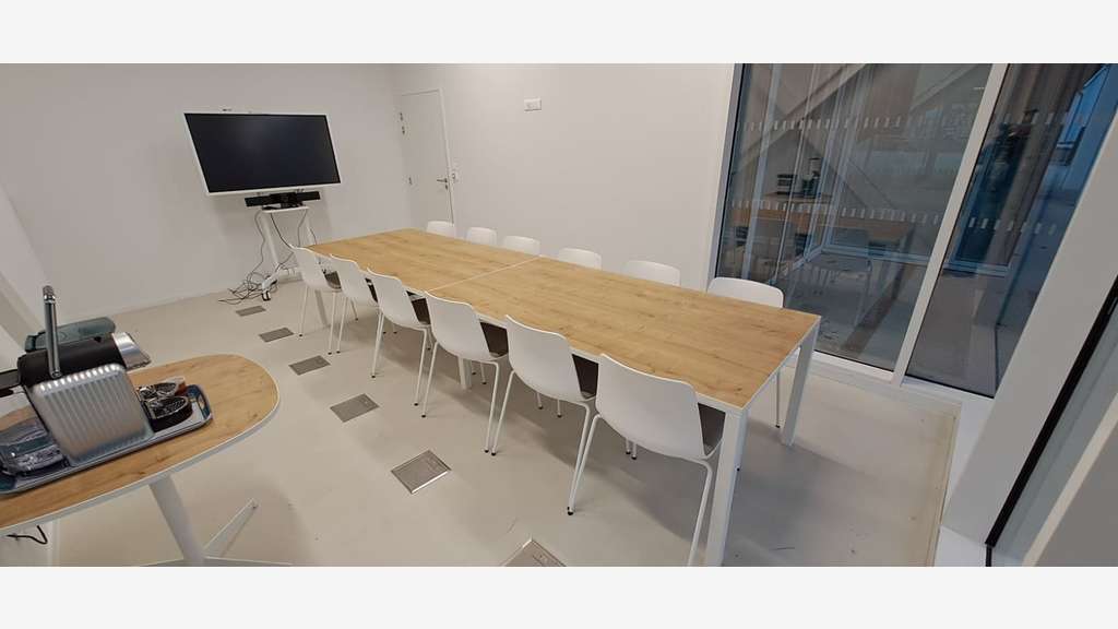 À louer bureaux en hôtel d'Entreprises au Creusot 