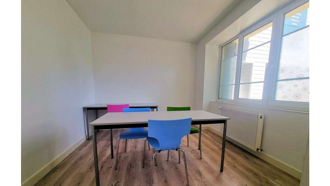 A louer bureau lumineux 12m² Le Grand-Lemps centre