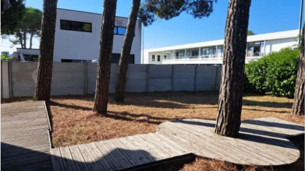 Bureaux 227m² R+1 à louer au Haillan