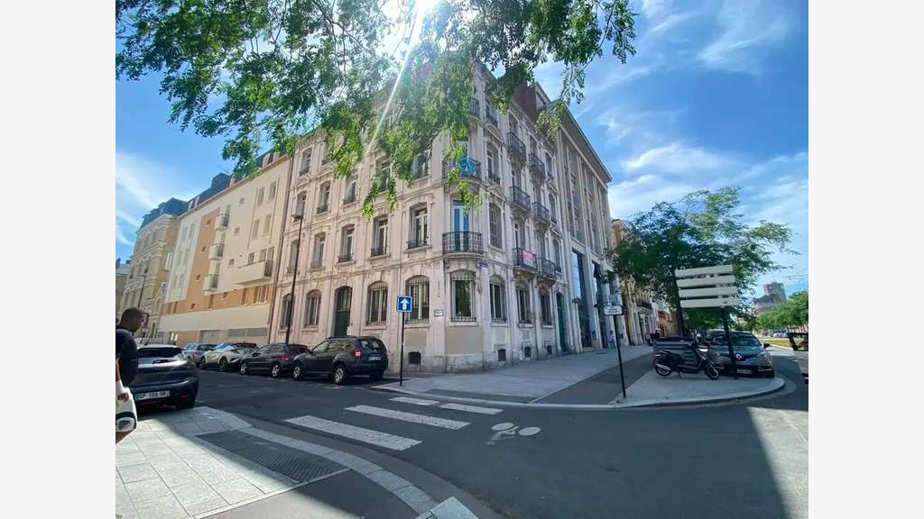 À louer bureaux 115m² angle de Boulevard au Havre
