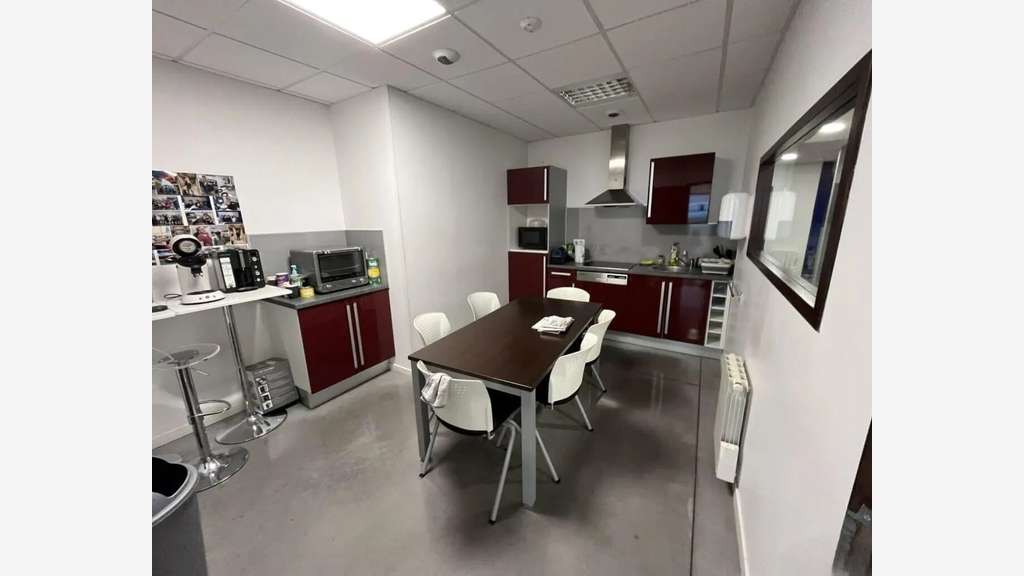 À louer bureaux 400m² au Havre zone d'activité