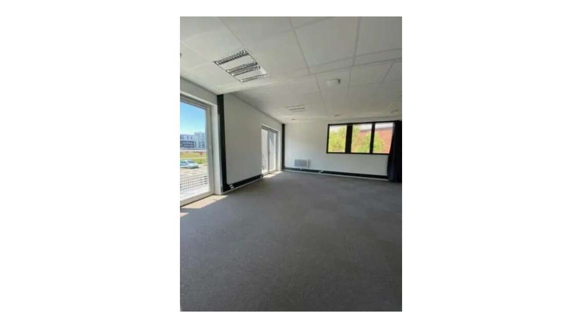 A louer bureaux 394m² divisibles Docks du Havre